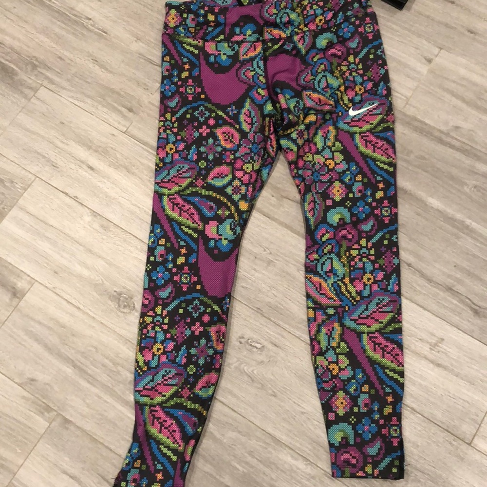 🌸 Nike women’s leggings